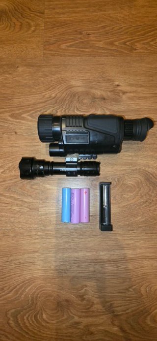 Monocular nocturno con linterna infrarroja