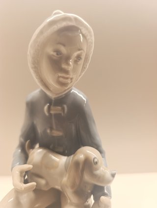 Figura Nao bye Lladró, Porcelana Niño con Perro