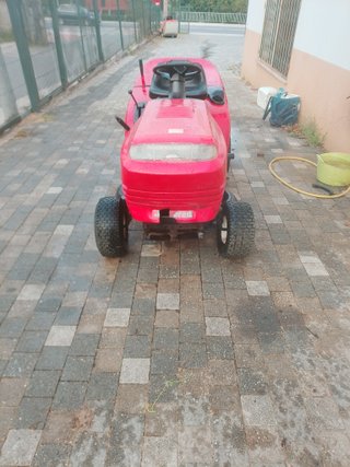 Tractor cortacésped Jonsered LT 14