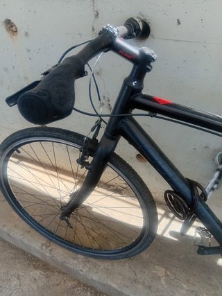 Bicicleta Cube Negra
