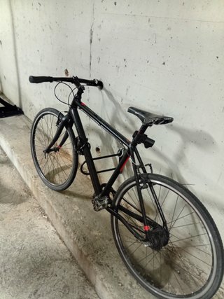 Bicicleta Cube Negra