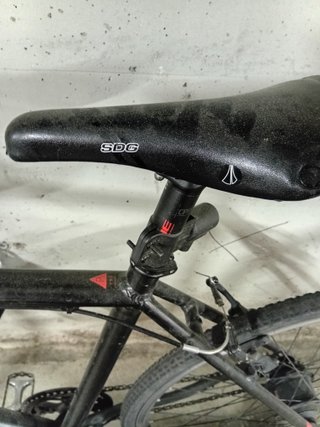 Bicicleta Cube Negra