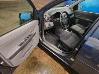Mazda 2 2005