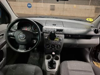 Mazda 2 2005