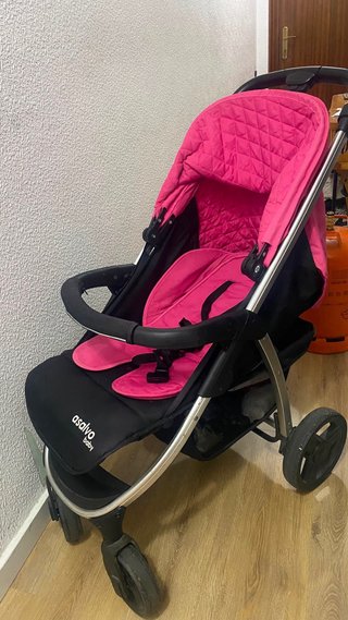 Carrito de bebé rosa