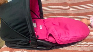 Carrito de bebé rosa