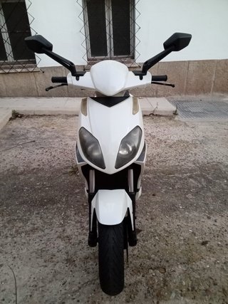 Aprilia Sportcity 125 Blanca