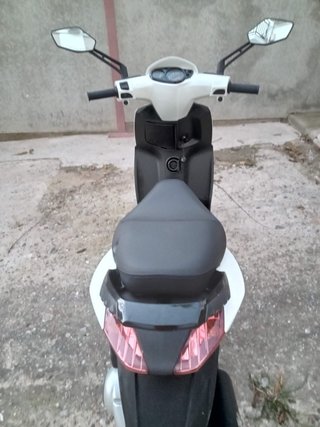 Aprilia Sportcity 125 Blanca