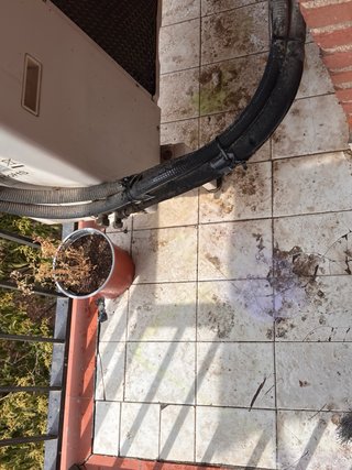 Limpieza detallada del piso al techo