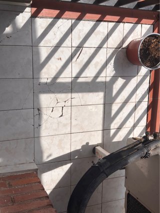 Limpieza detallada del piso al techo