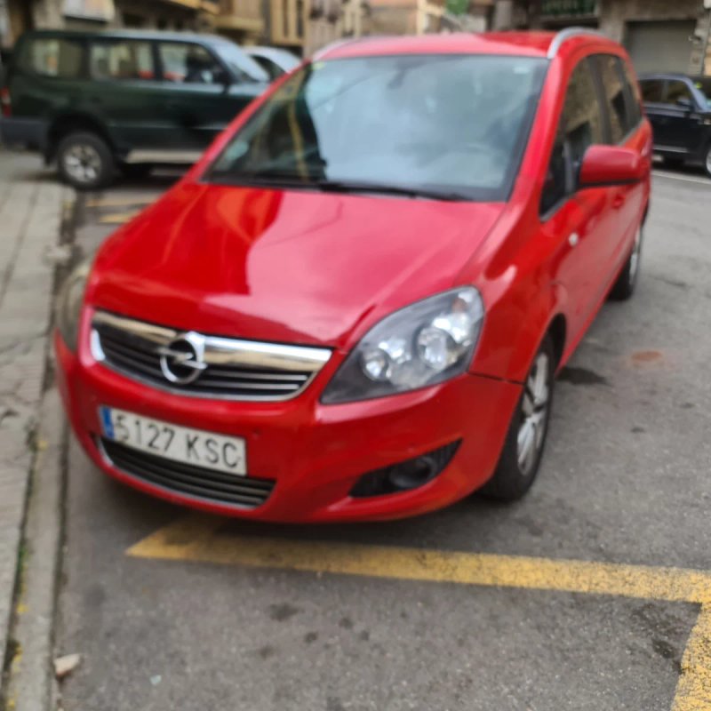 Opel Zafira 2010 - foto 1