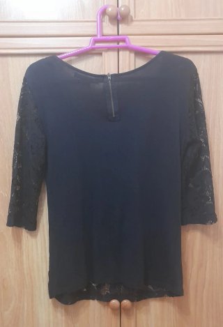 Camiseta de encaje negra