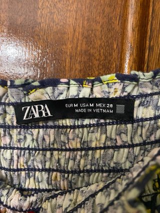 Vestido Zara Nido Abeja Floral Talla M