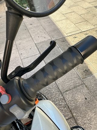 BMW R850R Plata