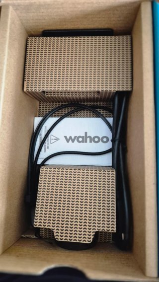 GPS Wahoo Roam V3 na caixa