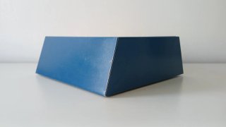 Fichero vintage azul y gris