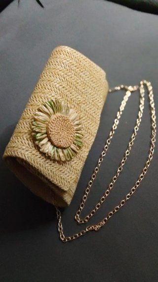 Bolso Clutch Paja Caqui con Flor