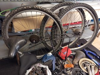 Lote de piezas y repuestos para bicicleta