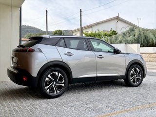 Peugeot e-2008 2021