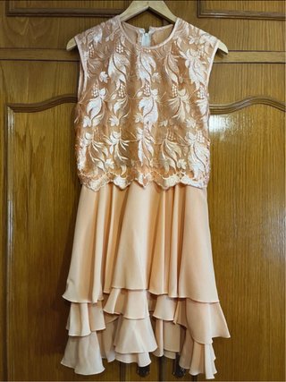 Vestido de fiesta dorado y rosa