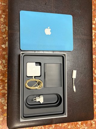 Pacchetto Apple: Macbook Pro + 2 iPhone + iPad Mini