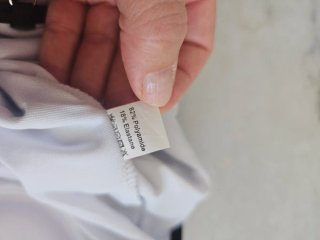 Traje de baño y pareo azul y blanco