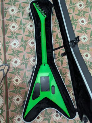 Guitarra Jackson V kawasabi