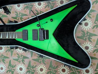 Guitarra Jackson V kawasabi