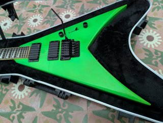Guitarra Jackson V kawasabi