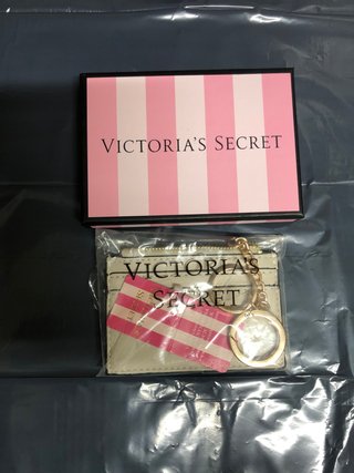 Tarjetero Victoria's Secret con llavero y caja
