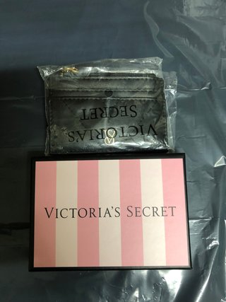 Tarjetero Victoria's Secret Negro con Llavero y ca