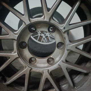 Llantas 4x4 6 tornillos poco uso