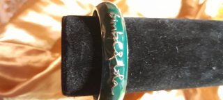 Pulsera esmaltada verde y dorada