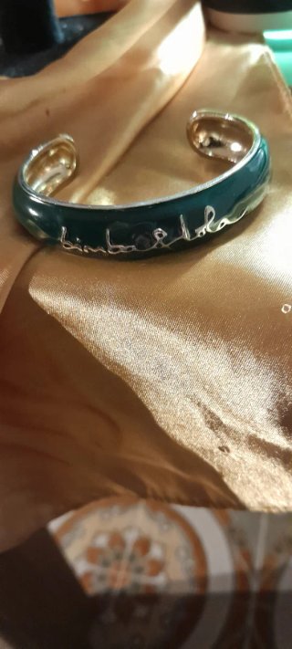 Pulsera esmaltada verde y dorada