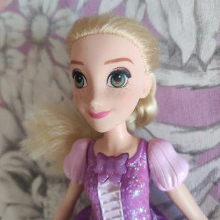 Muñeca Princesa Rapunzel con Luz