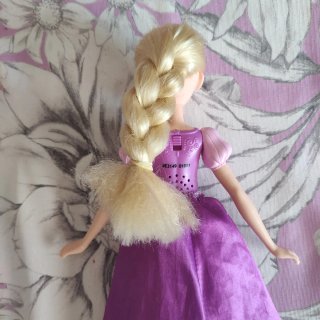 Muñeca Princesa Rapunzel con Luz