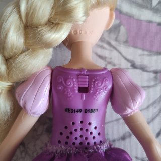 Muñeca Princesa Rapunzel con Luz
