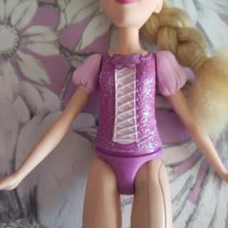 Muñeca Princesa Rapunzel con Luz