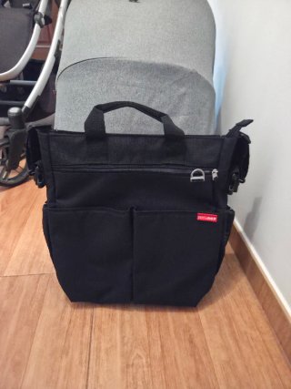 Carrito de bebé gris