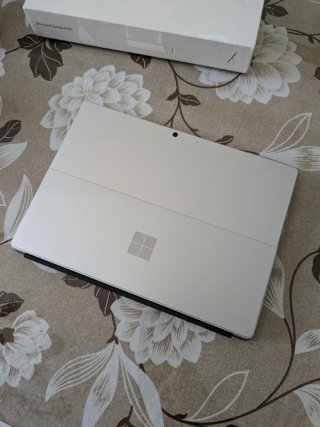 Surface Pro 11th Gen: 512GB, 13" OLED 120HZ, SDX E
