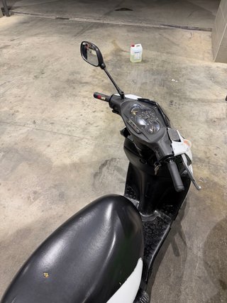Aprilia Sonic Scooter Negra y Blanca