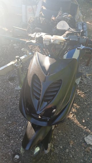 Yamaha Aerox Negra