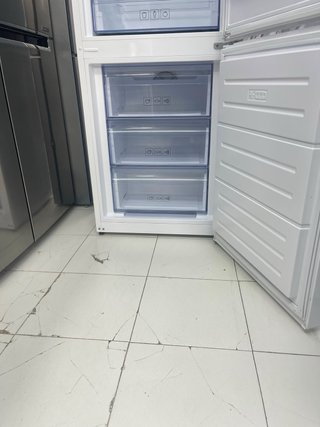 Nevera Samsung Blanca con garantia de transporte.