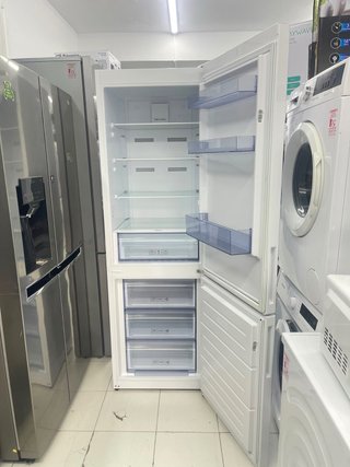 Nevera Samsung Blanca con garantia de transporte.