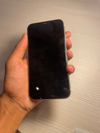 iPhone 11 Blanco 64GB 75% Batería