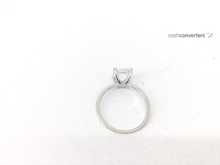 anillo oro 18k con piedra con circonita