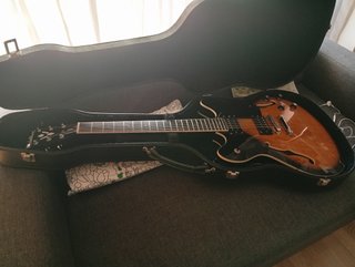 Guitarra Washburn HB-30 semi-hollow