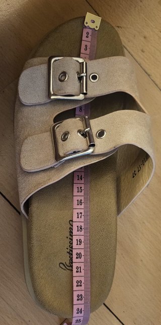 Sandali con zeppa in camoscio beige
