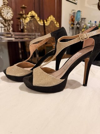 Sandalias tacón Marypaz T39 doradas y negras