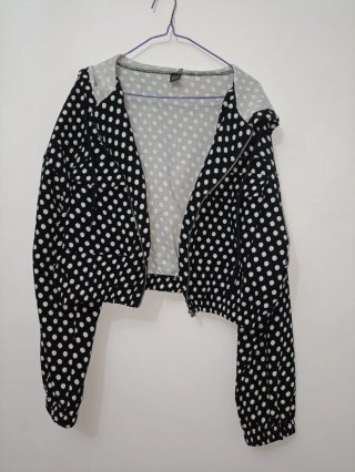 Chaqueta corta lunares